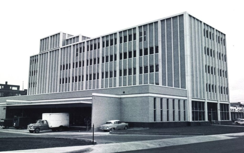 Overview of the rear (south) elevation, facing northwest